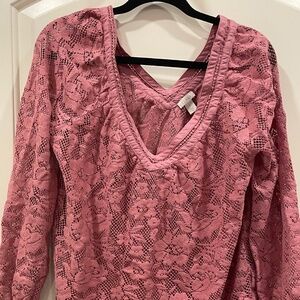 Hinge pink lace top